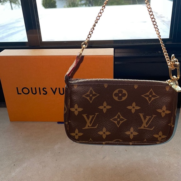 Louis Vuitton mini pochette - Picture 2 of 10